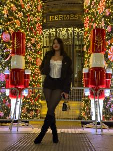 670576299: Chica busca chico en Madrid