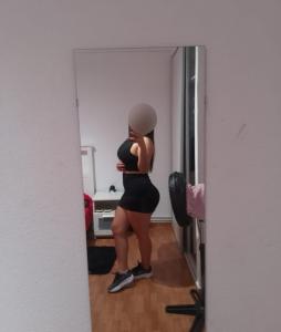 614812890: Chica busca chico en Madrid