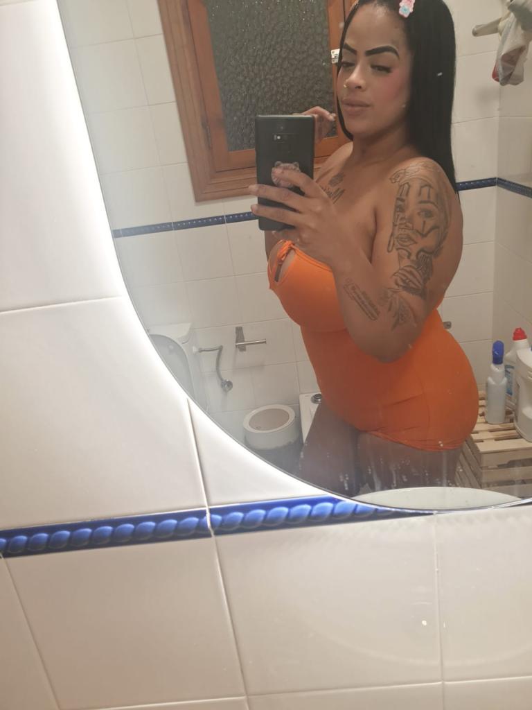 711250104: Chica busca chico en Alicante
