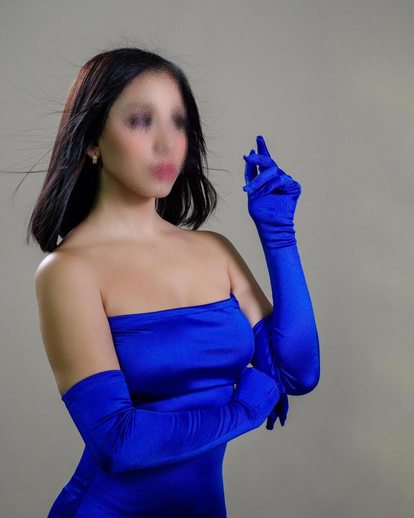 647345611: Chica busca chico en Madrid