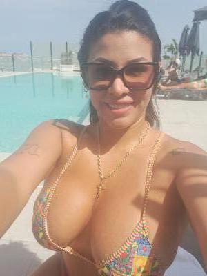 687445217: Chica busca chico en Madrid