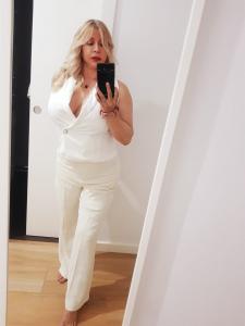 692486166: Chica busca chico en Barcelona