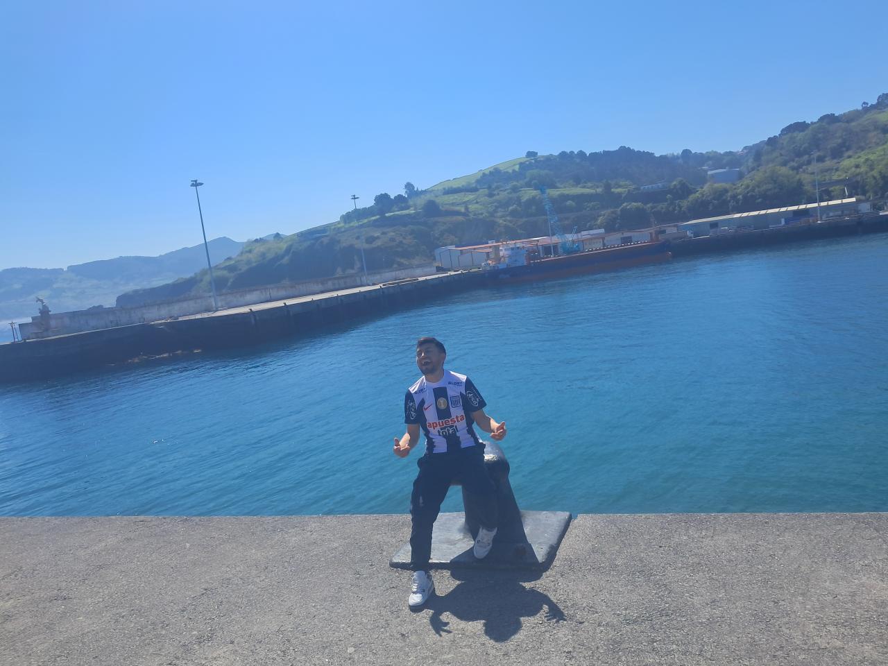 643269220: Chico busca chica en Ibiza