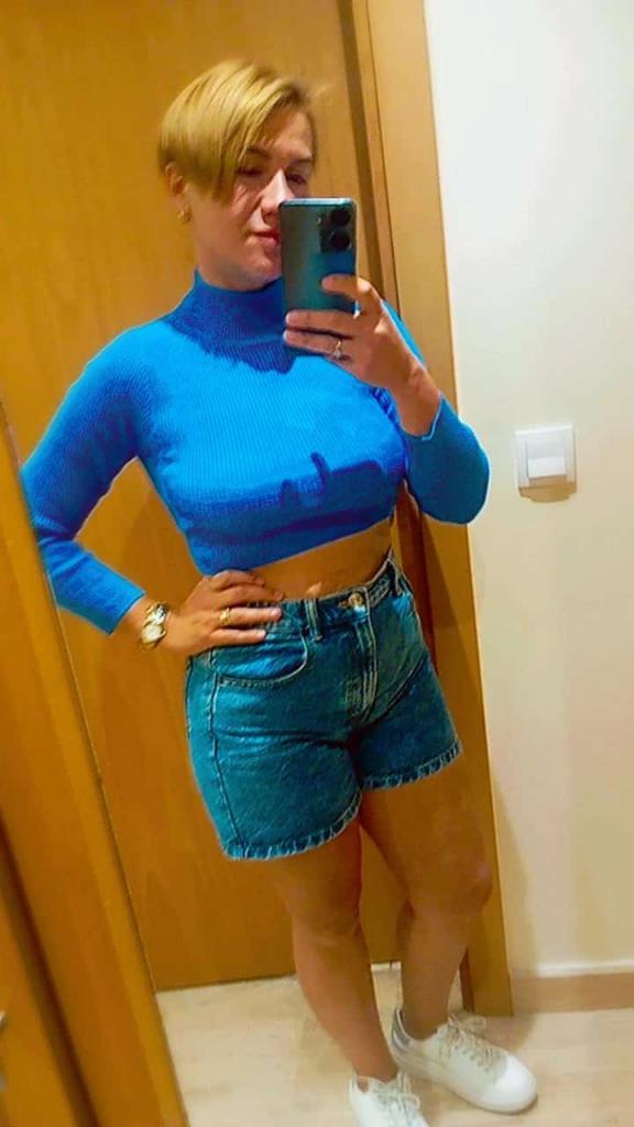 Chica busca chico en Cádiz: 