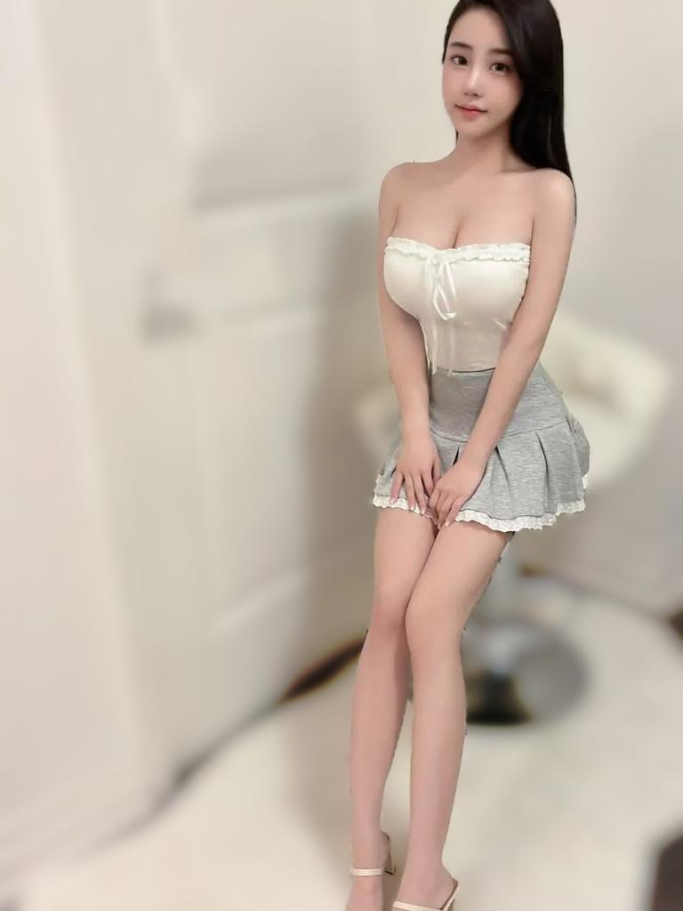 664295585: Chica busca chico en Mallorca