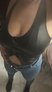 604919236: Chica busca chico en Sevilla