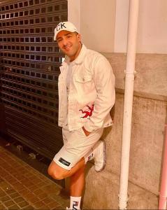 645964130: Chico busca chica en Valencia