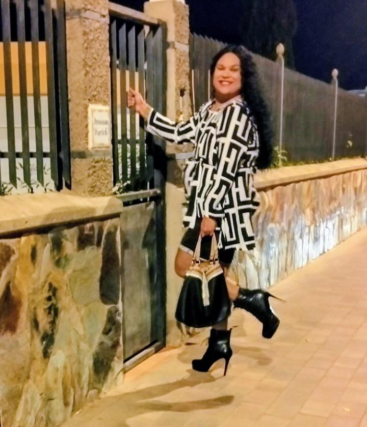 614749098: Transexual en Cantabria