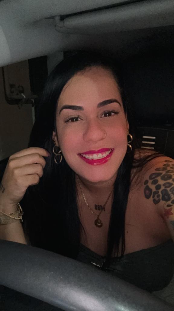 687975565: Chica busca chico en Granada