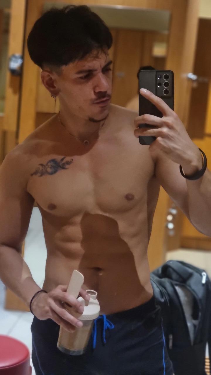 667468615: Chico busca chica en Zaragoza