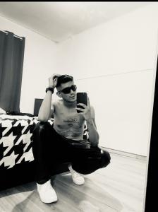 617658902: Chico busca chica en Madrid