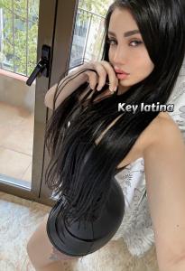 654697474: Chica busca chico en Barcelona