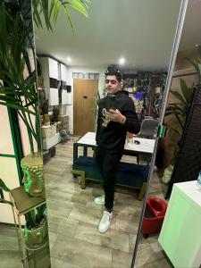 604213883: Chico busca chica en Madrid