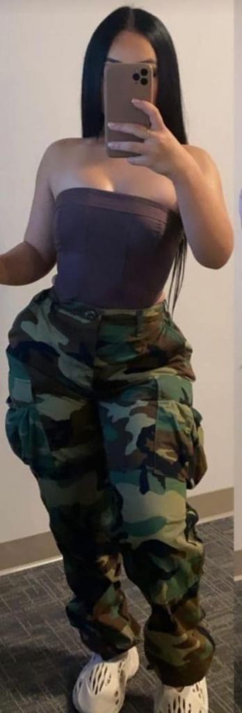 Chica busca chico en Cádiz: 