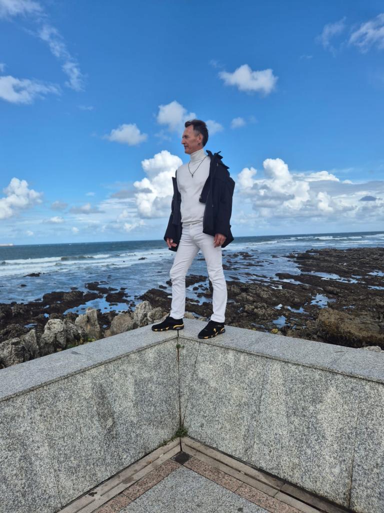 Chico busca chica en Asturias: 