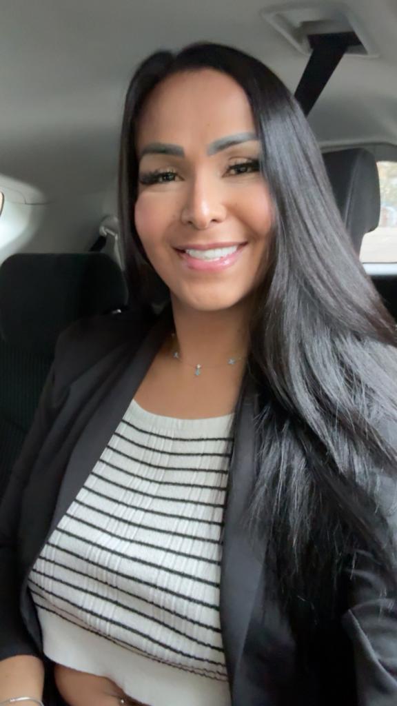 604366192: Travesti en León