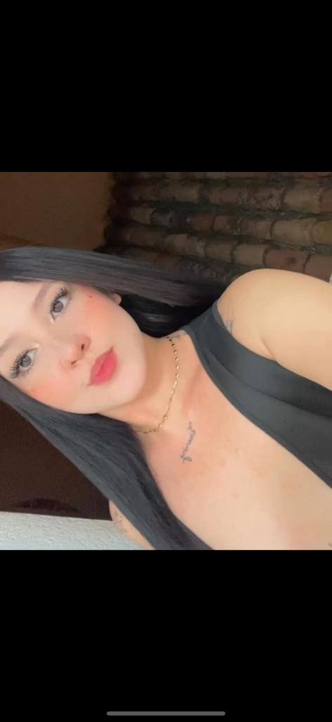 631086796: Chica busca chico en Barcelona