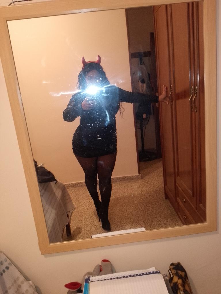 607465678: Chica busca chico en Granada