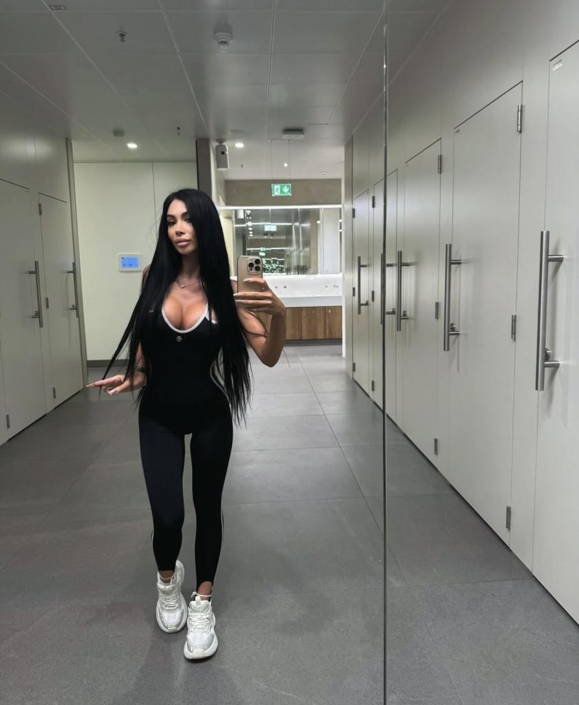 624554146: Chica busca chico en Sevilla