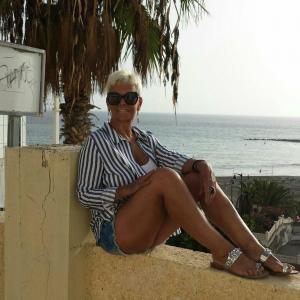 667097103: Chica busca chico en Asturias