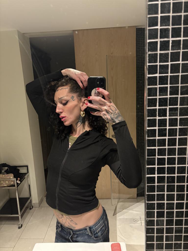 653431412: Travesti en Granada