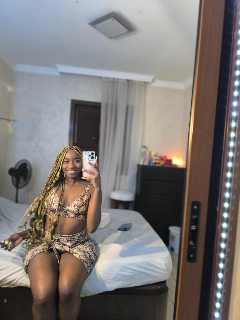 687799033: Chica busca chico en Las Palmas