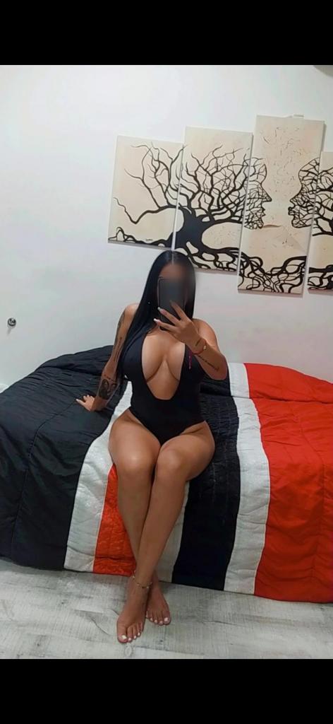 Chica busca chico en Alicante: Chica busca chico