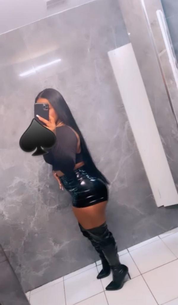 678732012: Chica busca chico en Barcelona