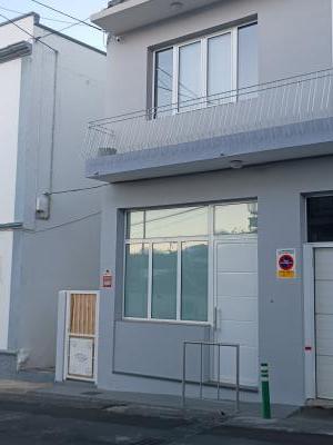 631073722: Chica busca chico en Tenerife