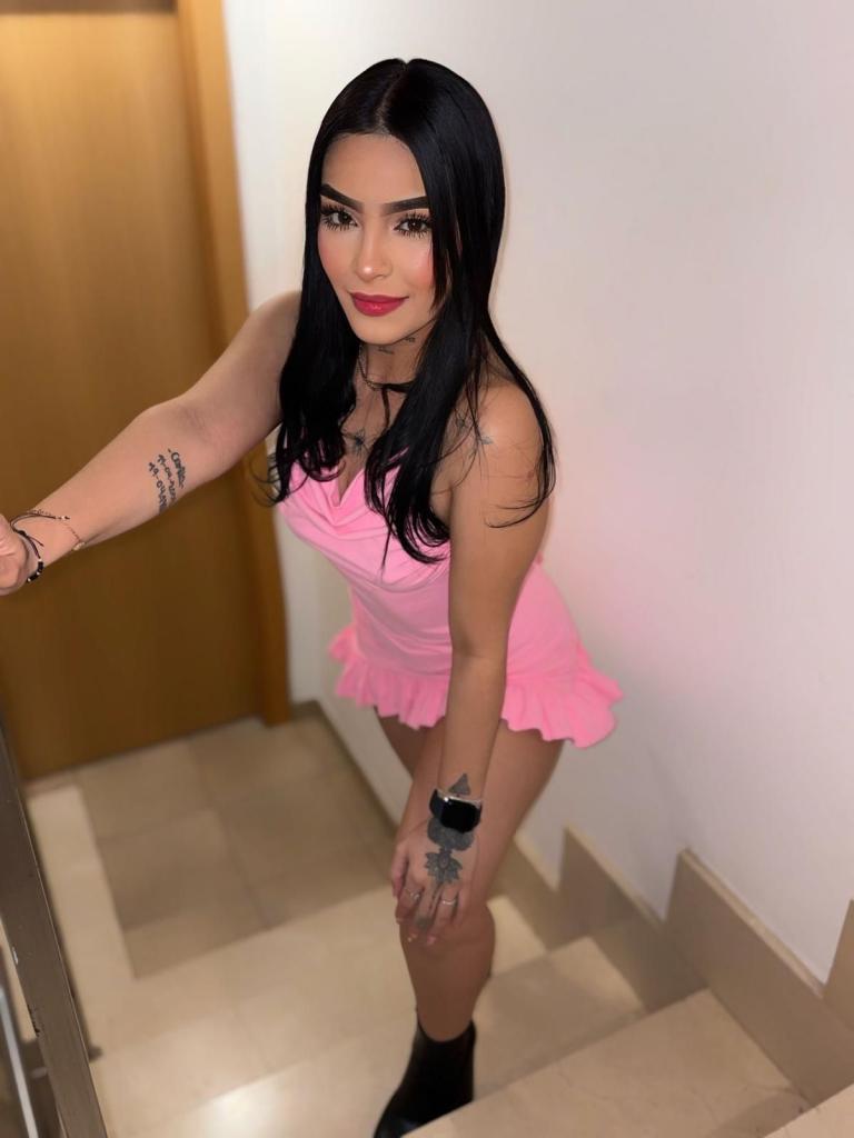 671268179: Chica busca chico en Madrid