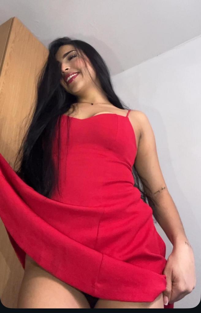 670860277: Chica busca chico en Madrid