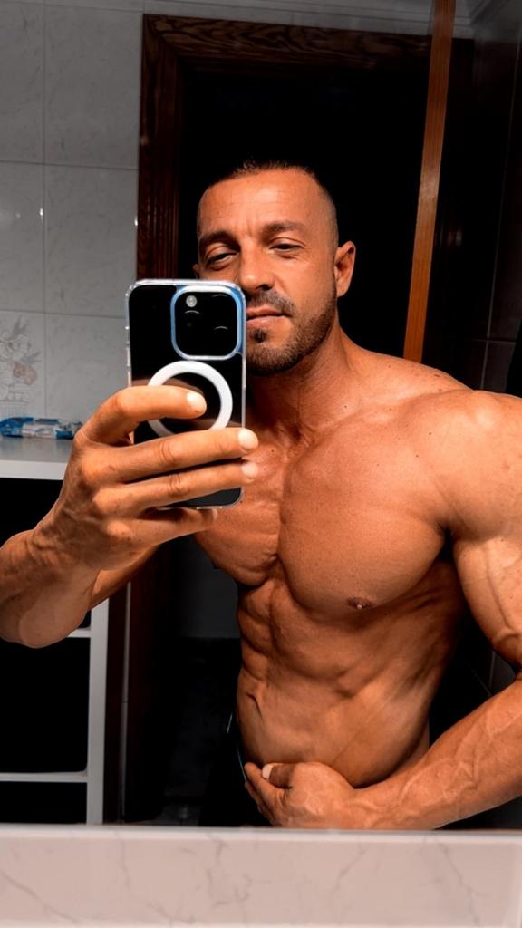 Chico busca chica en Málaga: 