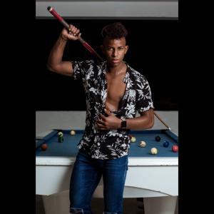 637195145: Chico busca chica en Barcelona