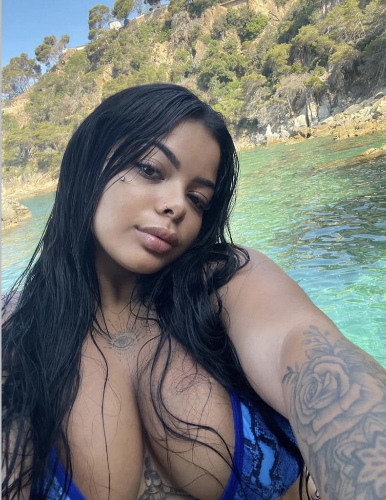 613935131: Chica busca chico en Gerona