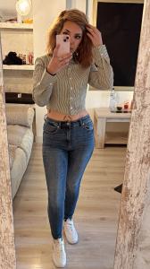 645061057: Chica busca chico en Madrid