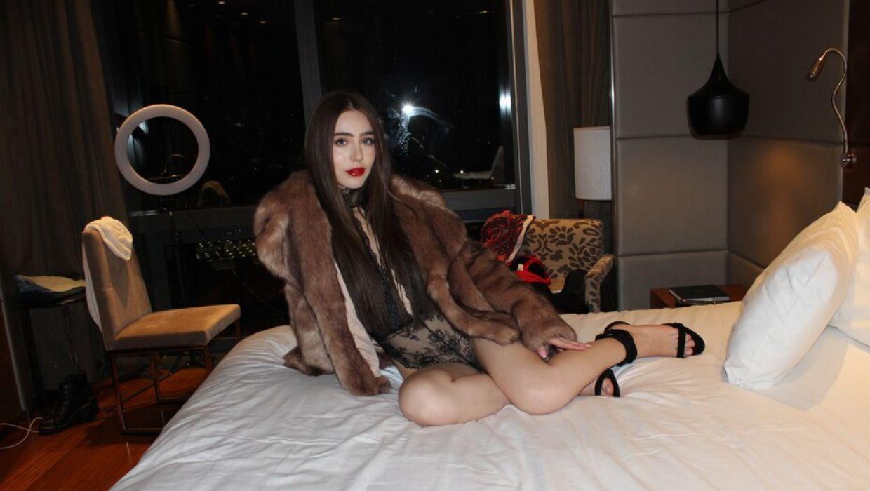 695289376: Chica busca chico en Madrid