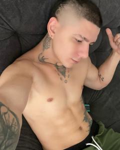 Chico busca chica en Sevilla: 