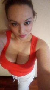 613958151: Chica busca chico en La Coruña