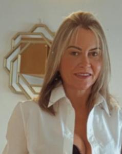 604380359: Chica busca chico en La Coruña