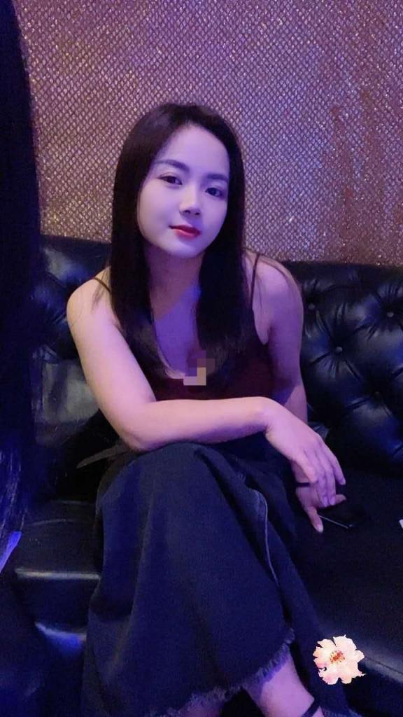 642781397: Chica busca chico en Barcelona