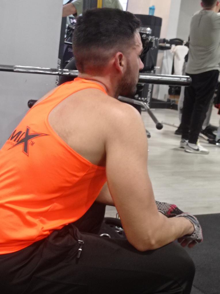 600275833: Chico busca chica en Sevilla