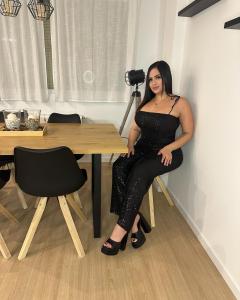 664489169: Chica busca chico en Ceuta