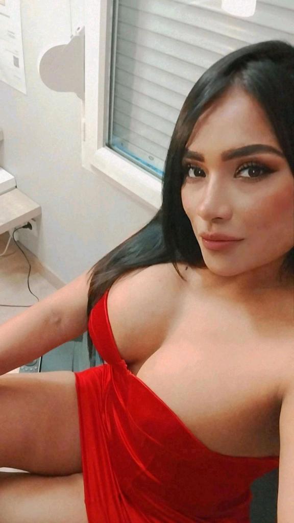 615995569: Chica busca chico en Gerona