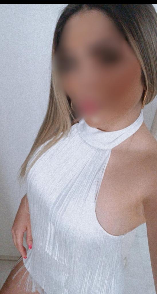 Chica busca chico en Granada: Chica busca chico