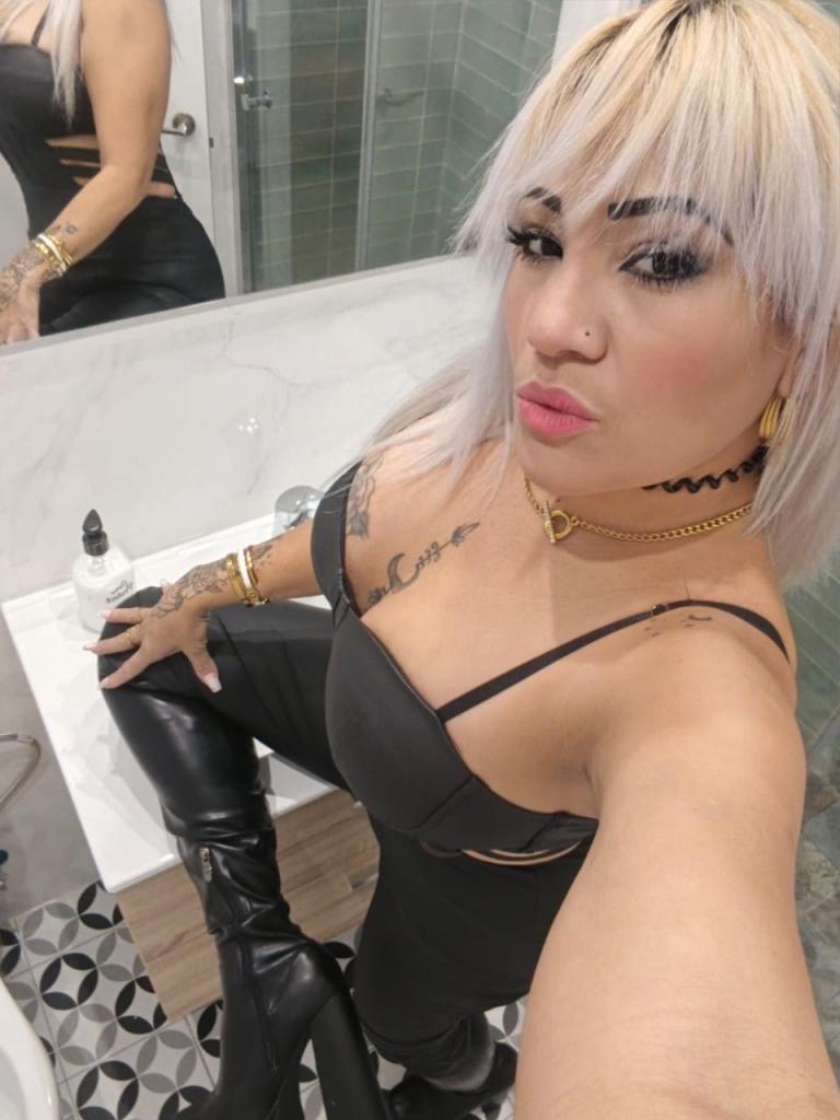 632410445: Chica busca chico en Barcelona