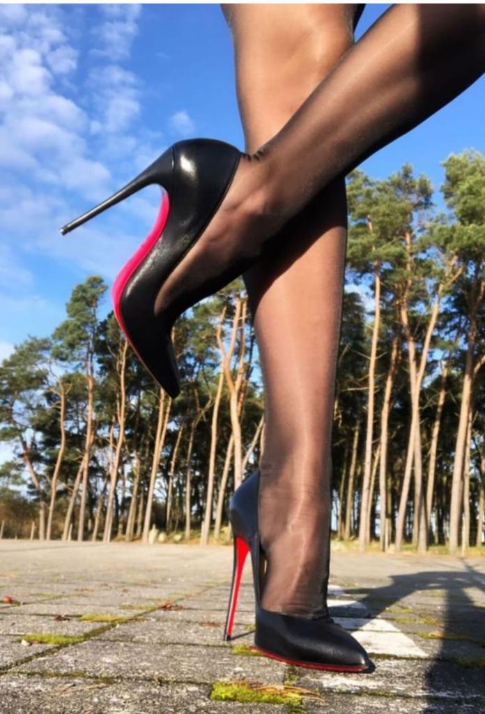 691647708: Chica busca chico en Lérida