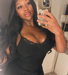 631760297: Chica busca chico en La Coruña