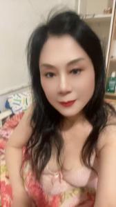 697887716: Chica busca chico en Barcelona