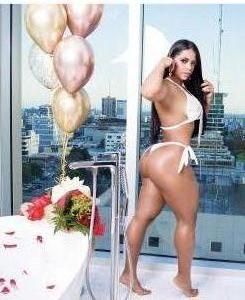 687487953: Chica busca chico en Ibiza