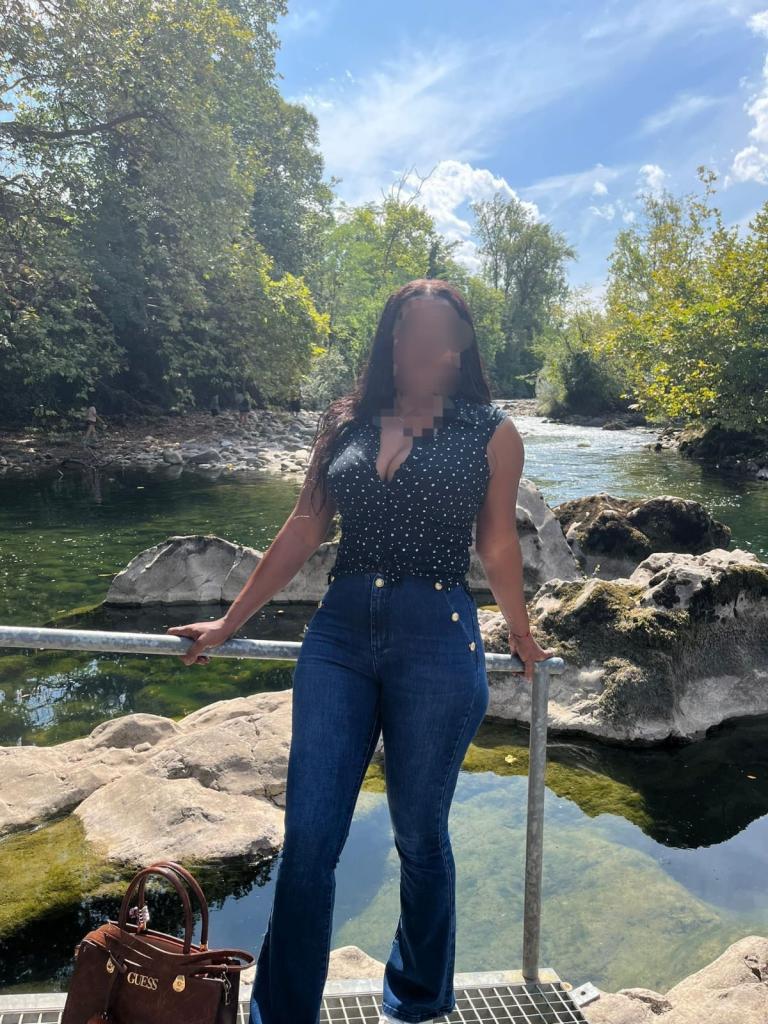 632235083: Chica busca chico en Soria